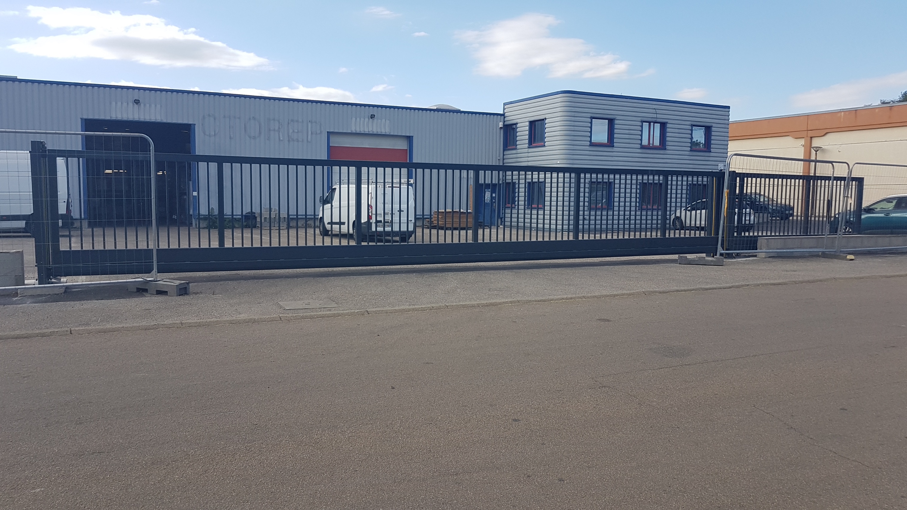 Portail autoportant aluminium