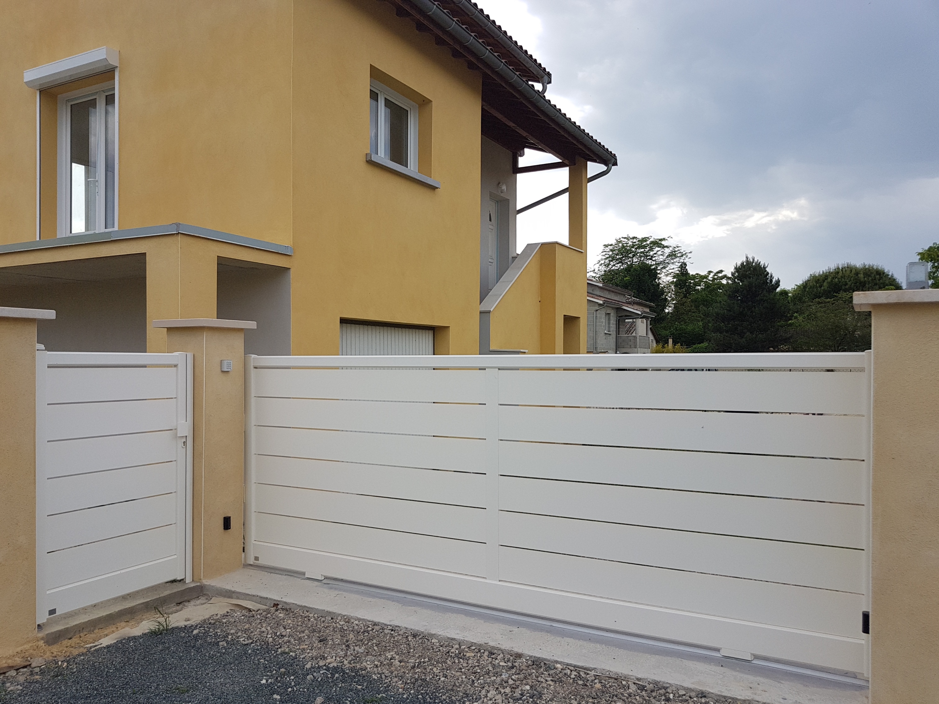 Portail aluminium Trévoux